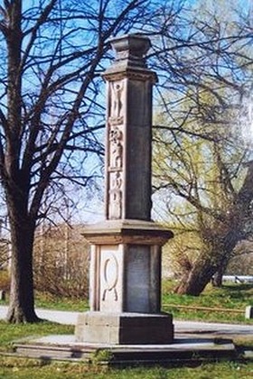Pískovcový pomník obětem 1. sv. války 1914 -18 v Bílém Potoce