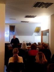 Proběhlo: Lovec záhad - Beseda s Arnoštem Vašíčkem 19. 3. 2024