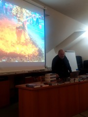 Proběhlo: Lovec záhad - Beseda s Arnoštem Vašíčkem 19. 3. 2024