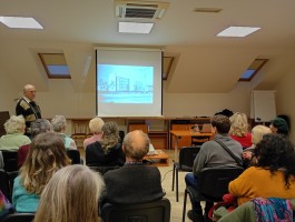 Proběhlo: Znojmo zpátky v čase – komentované promítání starých fotografií horního předměstí (25. 2. 2025)